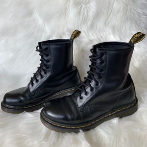 Dr. Martins 1460 Black Smooth AirWair Women Size 7